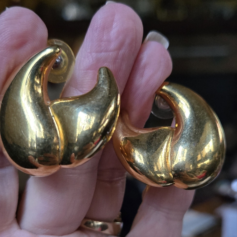 Gold balloon type vintage 60's pierced earrings - Picture 5 of 5
